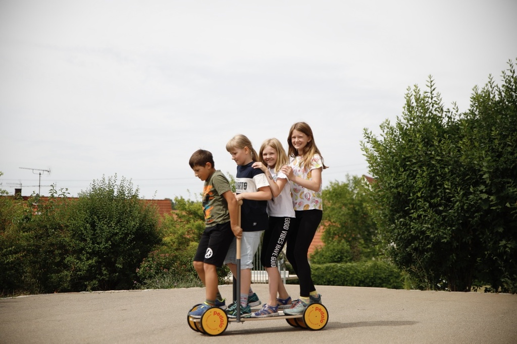 Pedalo-Family